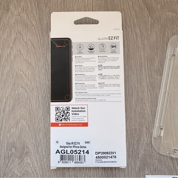 🆕 Spigen Tempered Glass Screen Protector for iPhone 14 Pro [Case Friendly] - Picture 3 of 13